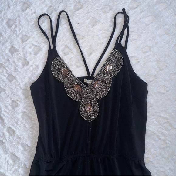 Charlotte Russe Neckline Accent Romper Size M - Picture 9 of 10